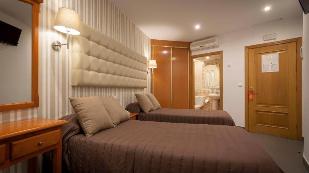Hotel Rambla Emerita, Centro Ciudad Merida Bagian luar foto