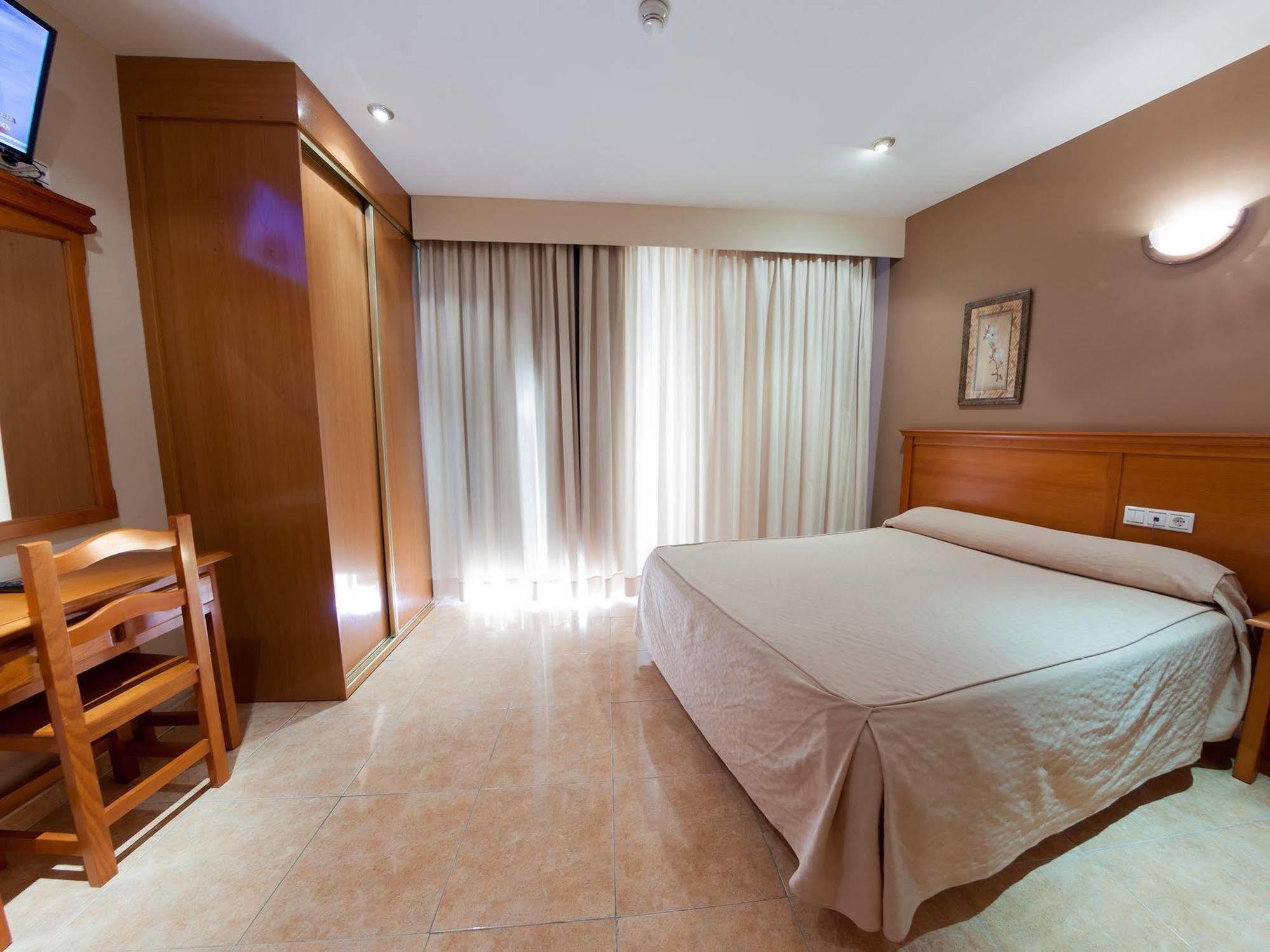 Hotel Rambla Emerita, Centro Ciudad Merida Bagian luar foto